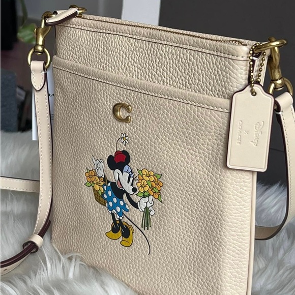 CH473 - Disney X Coach Kitt Messenger Crossbody in Regenerative Leather - Picture 4 of 12